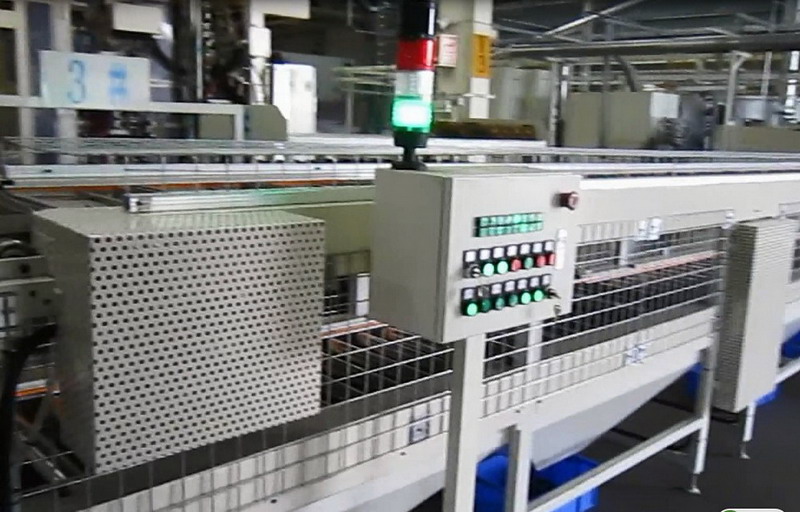 Automotive engine company - cylinder-body automated double layer conveyor line