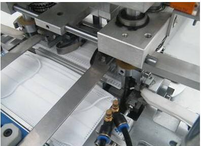 Disposable automatic mask machine